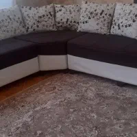 مبل شکل L  نو به همراه میز جلویی