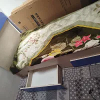 تختخاب نوجوان سفید آبی