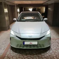 تویوتا کمری ۲۰۰۰ بنزینی مدل ۲۰۲۴