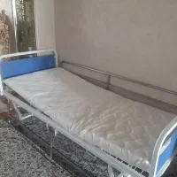 تخت بیمارستانی