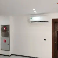 هوم آفیس دور میدان اصلی