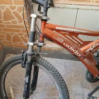 دوچرخه رنگ زرشکی و سایز ۲۷|دوچرخه، اسکیت، اسکوتر|خمینی‌شهر, |دیوار