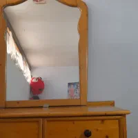 تخت به همراه دوعددپاتختی ودراورآیینه دار|تخت و سرویس خواب|رشت, معلولین|دیوار