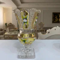 . دوعددگلدان چک بوهیما و شکلات خوری