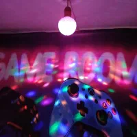 چراغ آویز ۳لامپ و ۱عدد لامپ رقص نور|لوستر و چراغ آویز|اندیشه, شهرک کوثر|دیوار