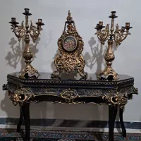 کنسول و ساعت و شمعدان