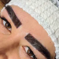 کاشت مو ابرو و کلیه خدمات زیبایی میانه