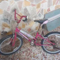 دوچرخه دو عدد کوچک و بزرگ