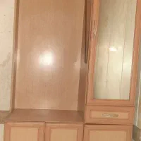 جاکفشی ومیز تلویزیون