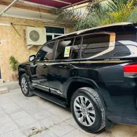 لندکروز عمانی