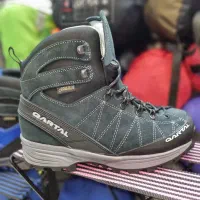 کتونی کوهنوردی|کیف، کفش، کمربند|اراک, |دیوار