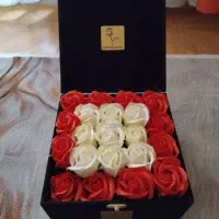 جعبه گل رز مصنوعی