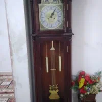 دوعدد ساعت دیواری