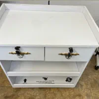 میز و صندلی ناخن و ترولی کاملا نو|آرایشگاه و سالن‌های زیبایی|اصفهان, برازنده|دیوار