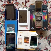 تعدادی گوشی.با کارتون.سونی.هواوی.۰۰