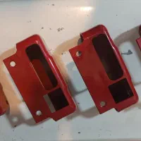 مقابل قفل در حیاطی