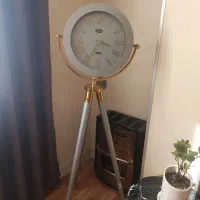 ساعت ۳پایه چوبی