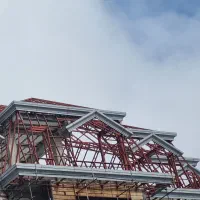 اجرای اسکلت فلزی و سربندی و راه پله فلزی و فریم