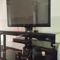 تلویزیون الجی 42 با میز