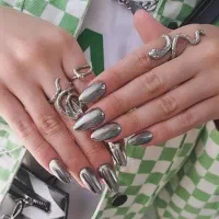 کاشت ناخن حرفه ای با بهترین مواد|خدمات آرایشگری و زیبایی|تهران, فلسطین (میدان انقلاب)|دیوار