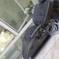 شیر سرشور و صندلی
