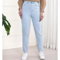 تعدادی شلوار جین