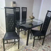 میز غذا خوری ۴ نفره فلزی استفاده  نکردیم تا حالا