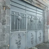 دروازه در بزرگ اهنی