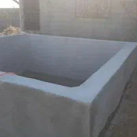 سیمانکاری دیوار چینی سنگ کاری انجام داده می‌شود
