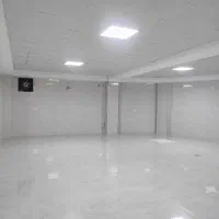 کرایه سالن نوساز ۱۳۰متری .ارتفاع سه مترو نیم
