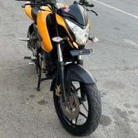 موتور ns200 انجین طلایی