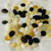 اپال یاقوت سرخ و یاقوت کبود