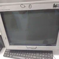 منشی مسلط به کامپیوتر