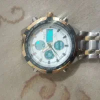 یک ساعت دوزمانه