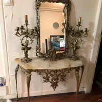 ایینه و شمعدان برنجی