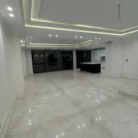 آپارتمان سه خوابه  280متری ، حیاط اختصاصی ماشین رو