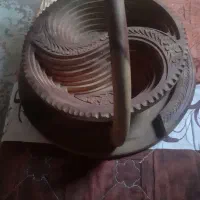 یک عدد شکلات خوری چوبی بسیار شیک