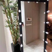 آینه قدی لامپ دار