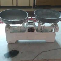 دو عدد ترازو ۵ و ۱ کیلوی کلکسیونی