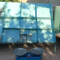 سینی و میز میوه فروشی