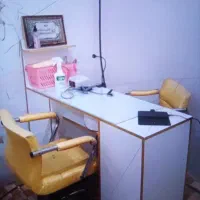 میزناخن و صندلی چرخ دار