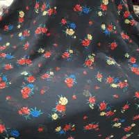 پارچه حریر مشکی گل دار
