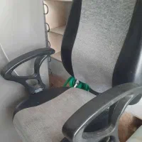 صندلی مقاوم بسیار تمیز و سالم روکش اصلی بدنه مقاوم