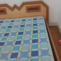 تخت خواب ومیز آرایش