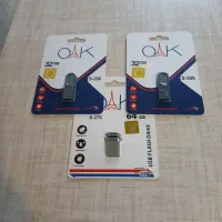 ۳ عدد فلش ۶۴ و ۳۲ گیگ کاملا اکبند به فروش میرسد