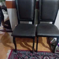 دو عدد صندلی