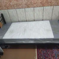 تخت یک نفره