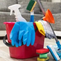 خدمتکار و نظافتچی هستم