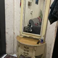 آیینه و کنسول درحد نو
