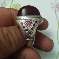 انگشتر نقره  دستساز  مخراجکاری .عقیق سرخ  سیاه یمن